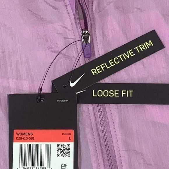 NIKE Women’s Women’s Reflective Jacket New - Picture 6 of 13